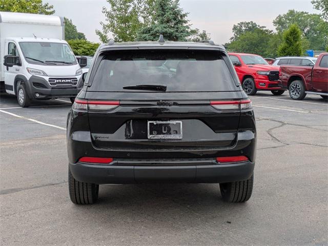 new 2025 Jeep Grand Cherokee car, priced at $44,910