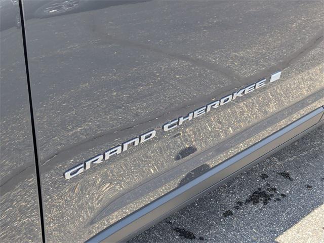 new 2025 Jeep Grand Cherokee car, priced at $38,675