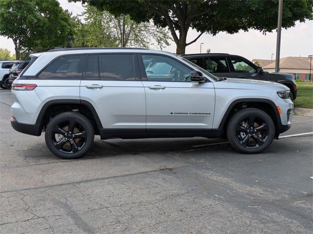new 2025 Jeep Grand Cherokee car, priced at $42,720