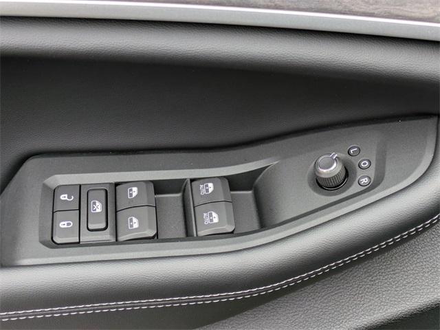 new 2025 Jeep Grand Cherokee car, priced at $47,085
