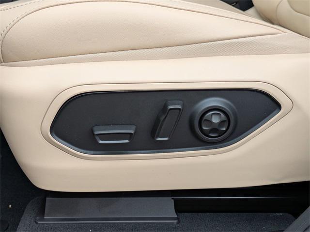 new 2025 Jeep Grand Cherokee car, priced at $44,755