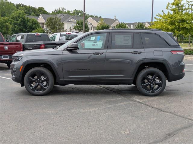 new 2025 Jeep Grand Cherokee car, priced at $47,085