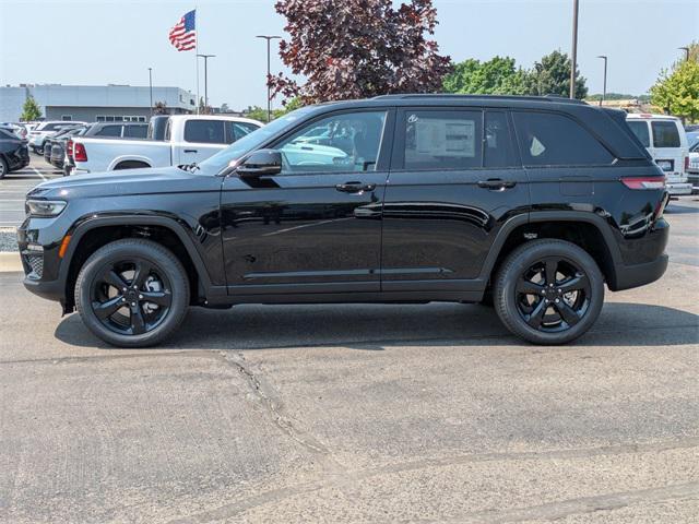 new 2025 Jeep Grand Cherokee car, priced at $47,085
