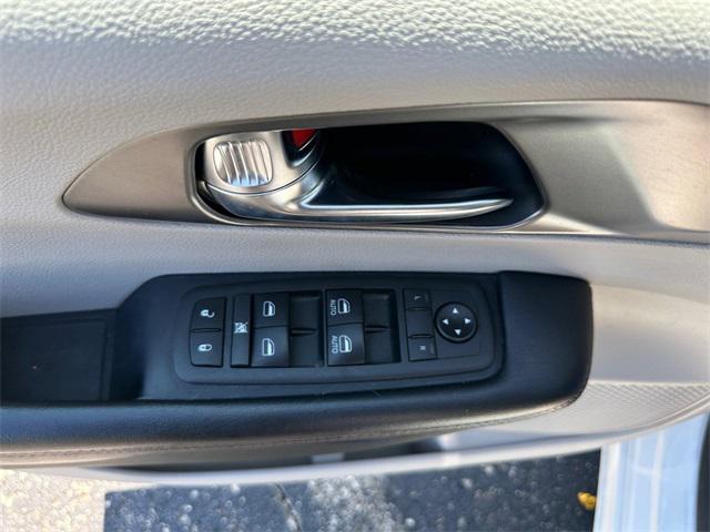 used 2020 Chrysler Pacifica car, priced at $15,265