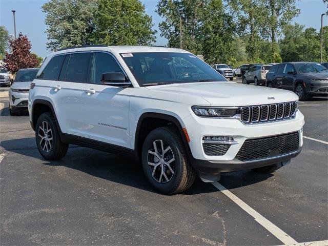 new 2025 Jeep Grand Cherokee car, priced at $42,096