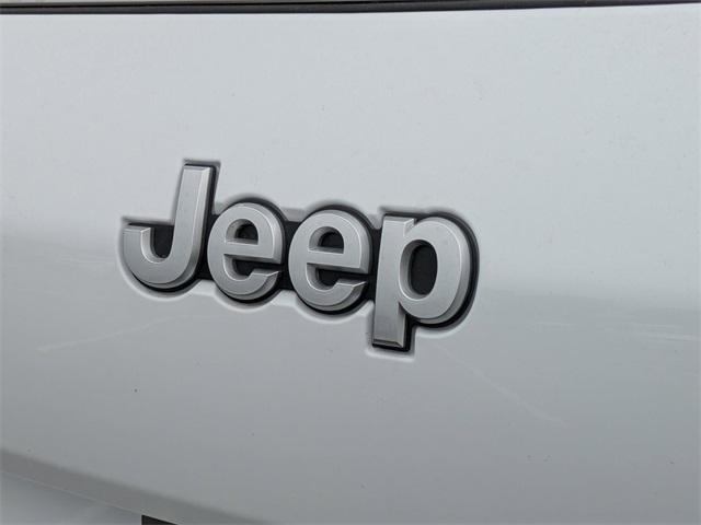 new 2025 Jeep Grand Cherokee L car, priced at $40,028