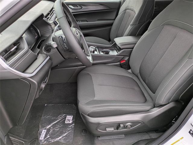 new 2025 Jeep Grand Cherokee L car, priced at $40,028