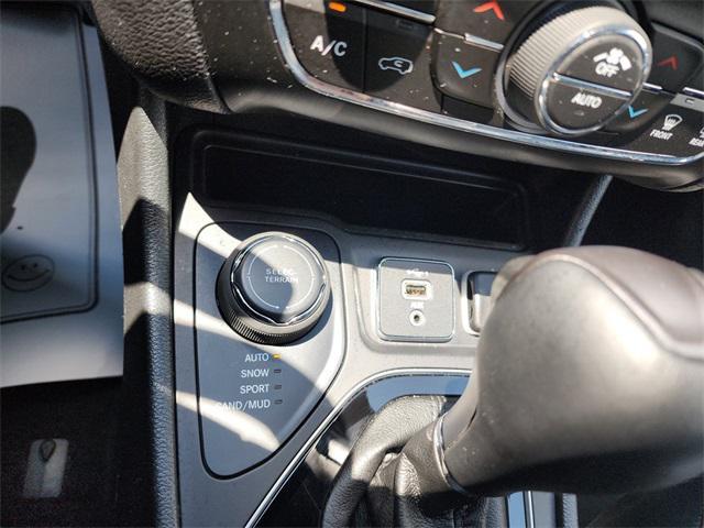 used 2022 Jeep Cherokee car, priced at $26,125