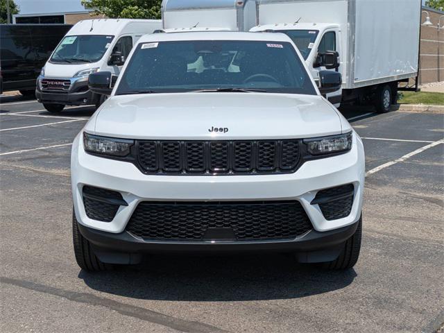 new 2025 Jeep Grand Cherokee car, priced at $44,401