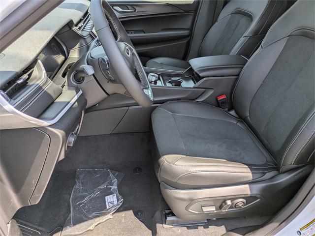 new 2025 Jeep Grand Cherokee car, priced at $44,401