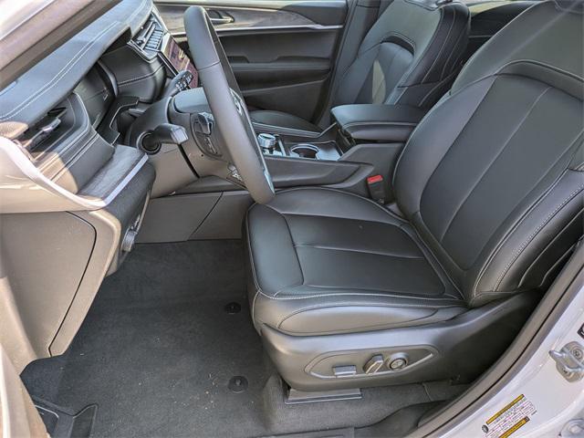 new 2025 Jeep Grand Cherokee car, priced at $42,096
