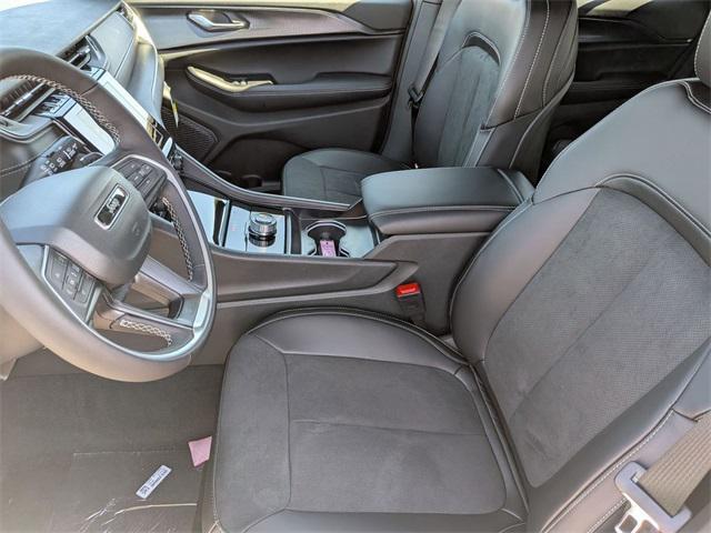 new 2025 Jeep Grand Cherokee car, priced at $42,269