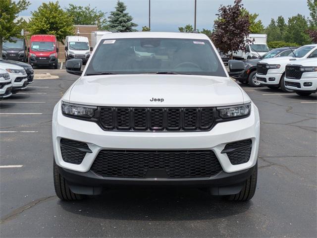 new 2025 Jeep Grand Cherokee car, priced at $42,401