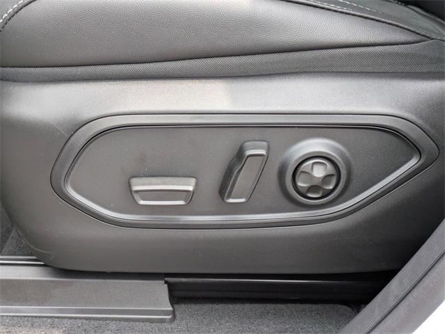 new 2025 Jeep Grand Cherokee car, priced at $42,401