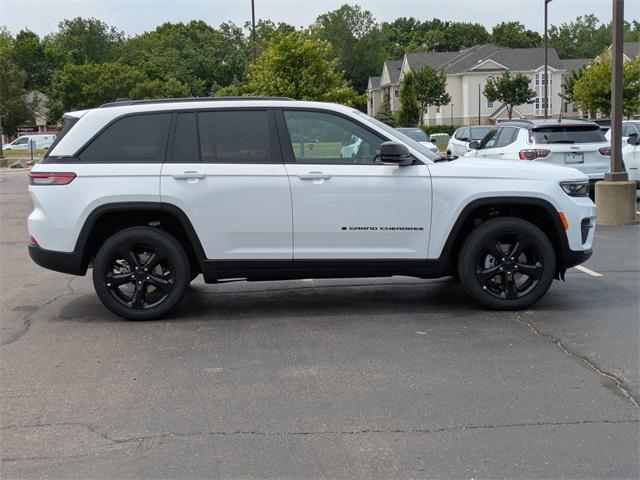 new 2025 Jeep Grand Cherokee car, priced at $42,401