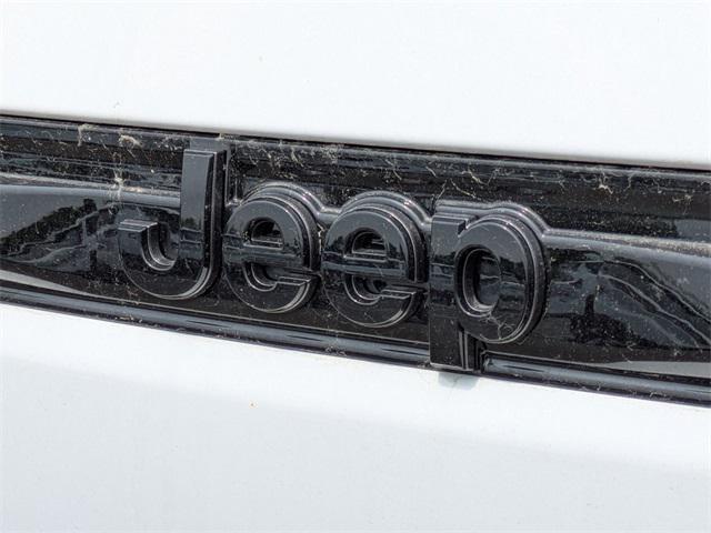 new 2025 Jeep Grand Cherokee car, priced at $42,401