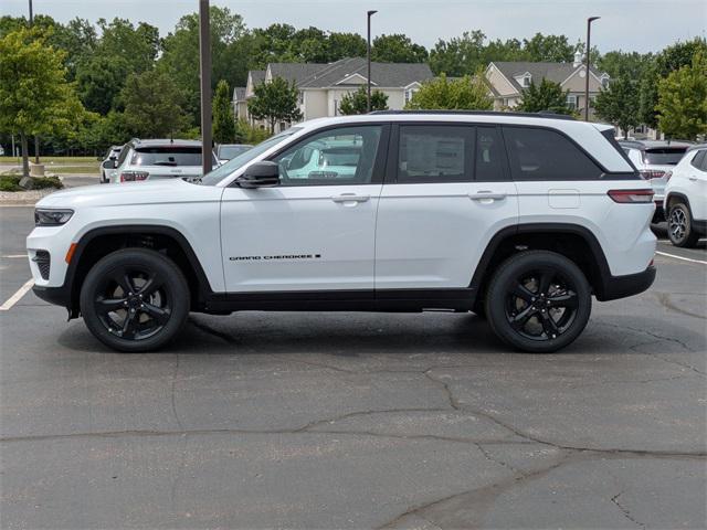new 2025 Jeep Grand Cherokee car, priced at $42,401