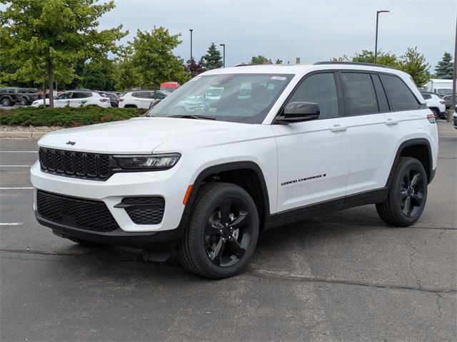 new 2025 Jeep Grand Cherokee car, priced at $42,401