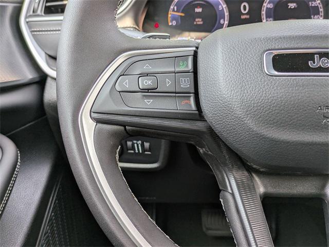 new 2025 Jeep Grand Cherokee car, priced at $42,720
