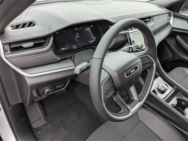 new 2025 Jeep Grand Cherokee car, priced at $44,401