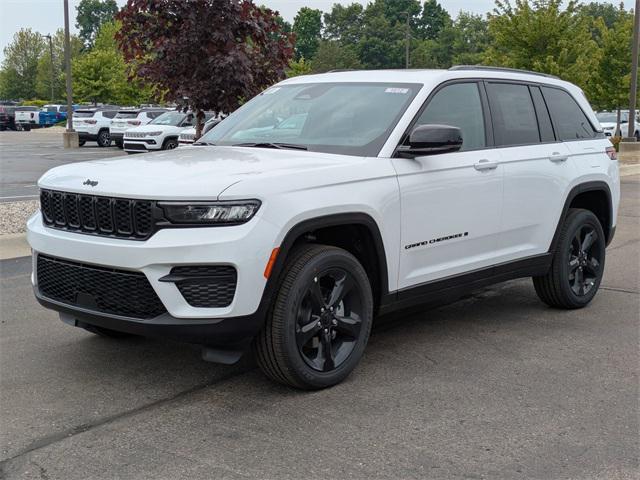 new 2025 Jeep Grand Cherokee car, priced at $44,401