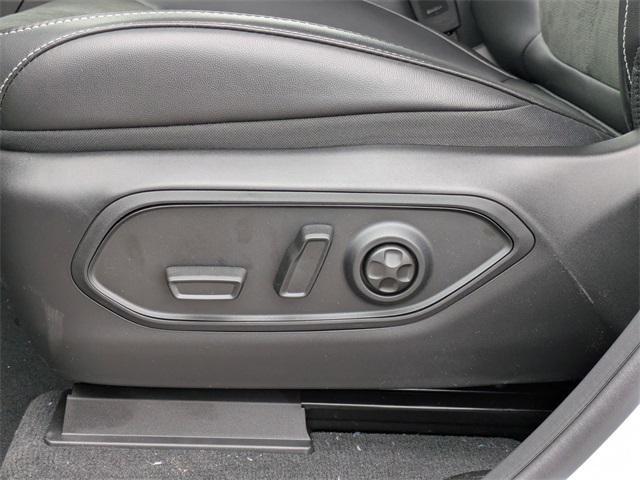 new 2025 Jeep Grand Cherokee car, priced at $44,401