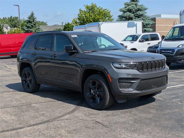 new 2025 Jeep Grand Cherokee car, priced at $42,720
