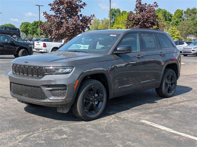 new 2025 Jeep Grand Cherokee car, priced at $42,720