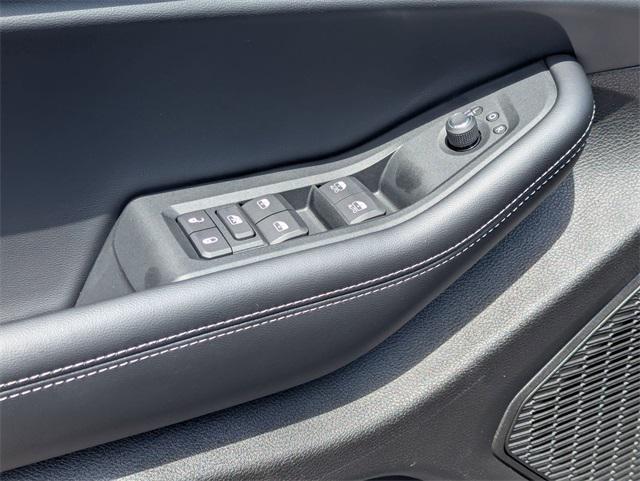 new 2025 Jeep Grand Cherokee car, priced at $38,675