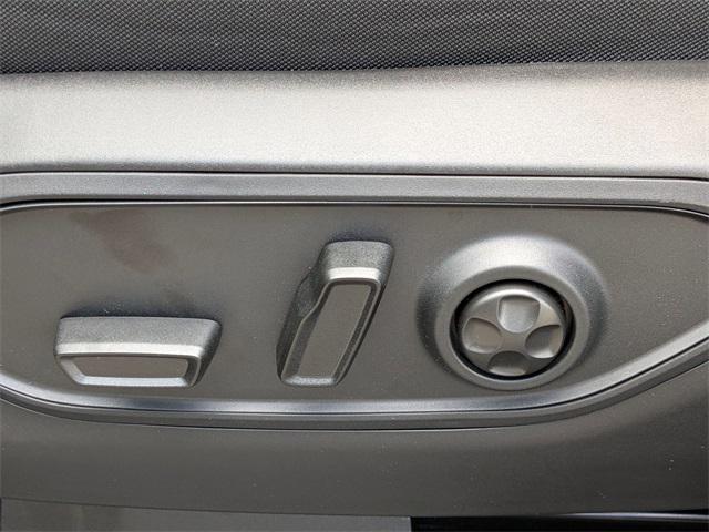 new 2025 Jeep Grand Cherokee car, priced at $38,675