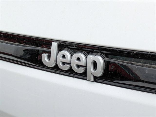 new 2025 Jeep Grand Cherokee car, priced at $42,096