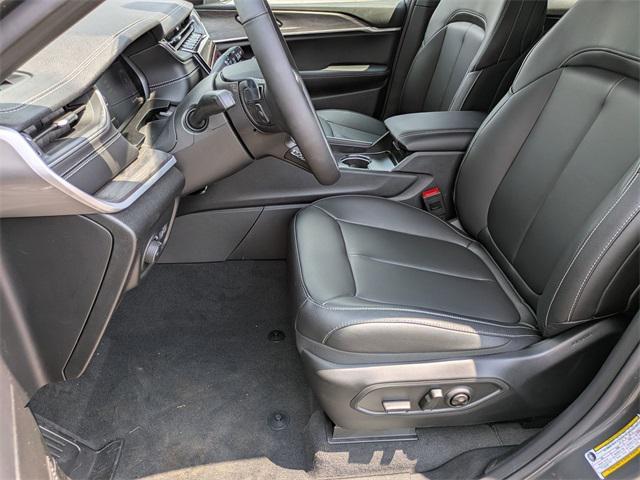 new 2025 Jeep Grand Cherokee car, priced at $45,606