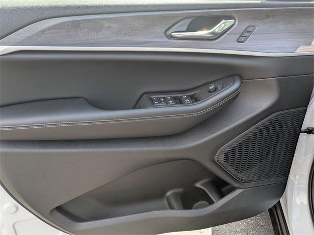 new 2025 Jeep Grand Cherokee L car, priced at $43,958