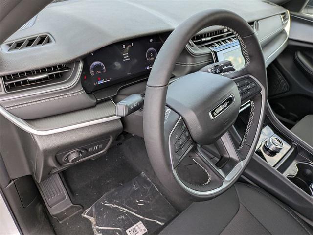 new 2025 Jeep Grand Cherokee car, priced at $38,166