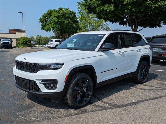 new 2025 Jeep Grand Cherokee car, priced at $44,401