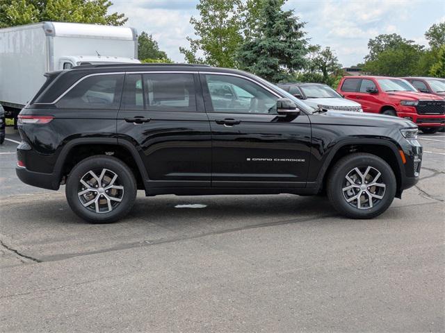 new 2025 Jeep Grand Cherokee car, priced at $42,605