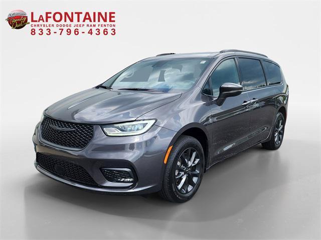 used 2021 Chrysler Pacifica car, priced at $34,653