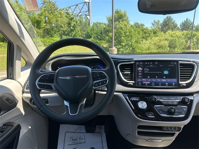 used 2023 Chrysler Pacifica car, priced at $23,605