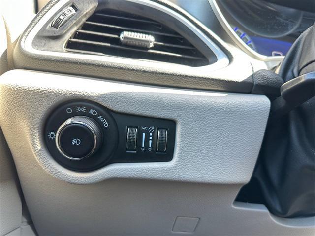 used 2023 Chrysler Pacifica car, priced at $23,605