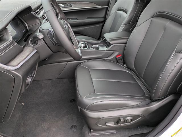 new 2025 Jeep Grand Cherokee car, priced at $46,576