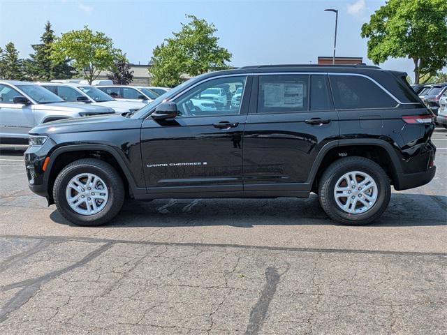 new 2025 Jeep Grand Cherokee car, priced at $38,676