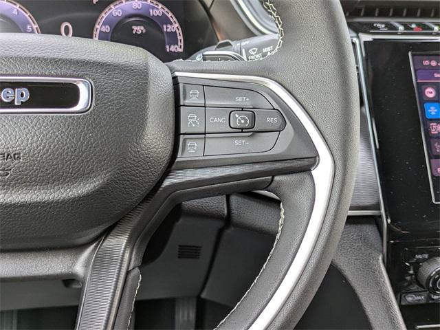 new 2025 Jeep Grand Cherokee car, priced at $38,676