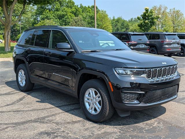 new 2025 Jeep Grand Cherokee car, priced at $38,676