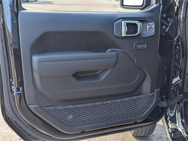 new 2025 Jeep Gladiator car, priced at $47,253