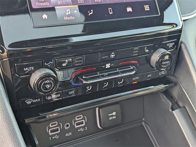 new 2025 Jeep Grand Cherokee car, priced at $42,401