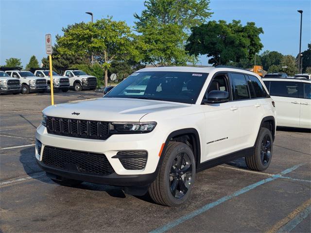 new 2025 Jeep Grand Cherokee car, priced at $44,401