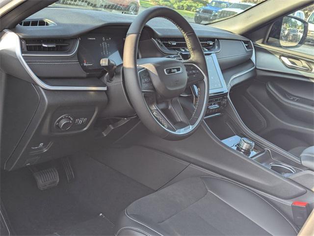 new 2025 Jeep Grand Cherokee car, priced at $42,401