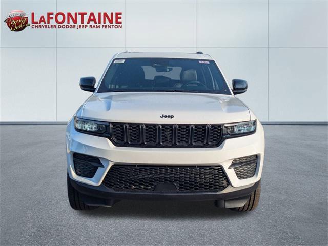 new 2025 Jeep Grand Cherokee car, priced at $42,401