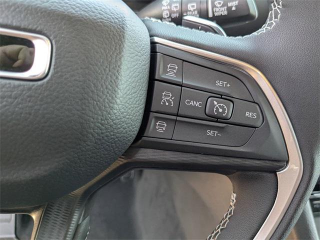 new 2025 Jeep Grand Cherokee car, priced at $38,675