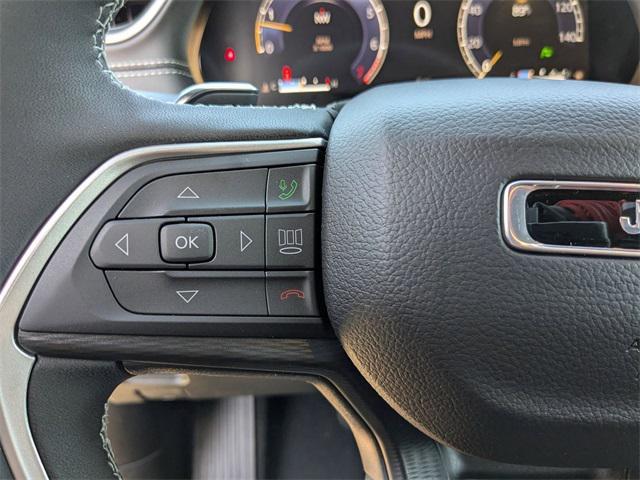 new 2025 Jeep Grand Cherokee car, priced at $38,675